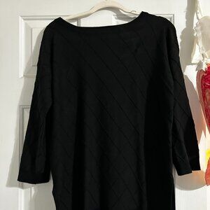Small 3/4 sleeve black sweater